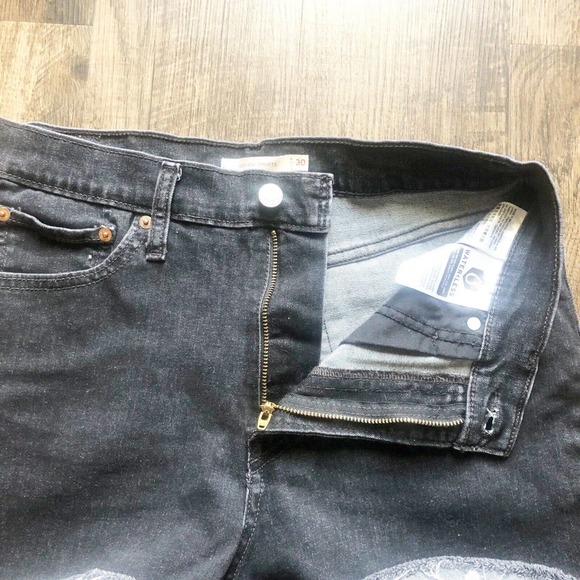 Levi’s Womens Size 30 Black Raw Hem Distressed High Rise 501 Cutoff Shorts - Picture 3 of 8